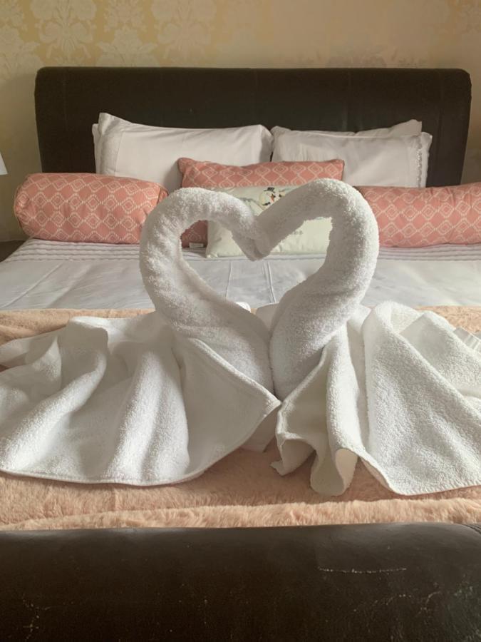 Hotel The Swan @ Stoford Exterior foto Towel swans